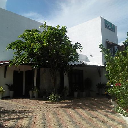 Tree House Holiday Home Kombichankulama Ngoại thất bức ảnh