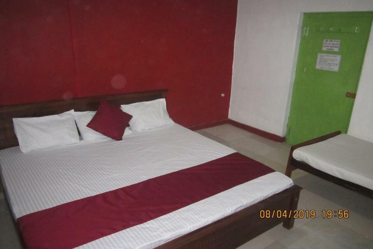 Tree House Holiday Home Kombichankulama Ngoại thất bức ảnh
