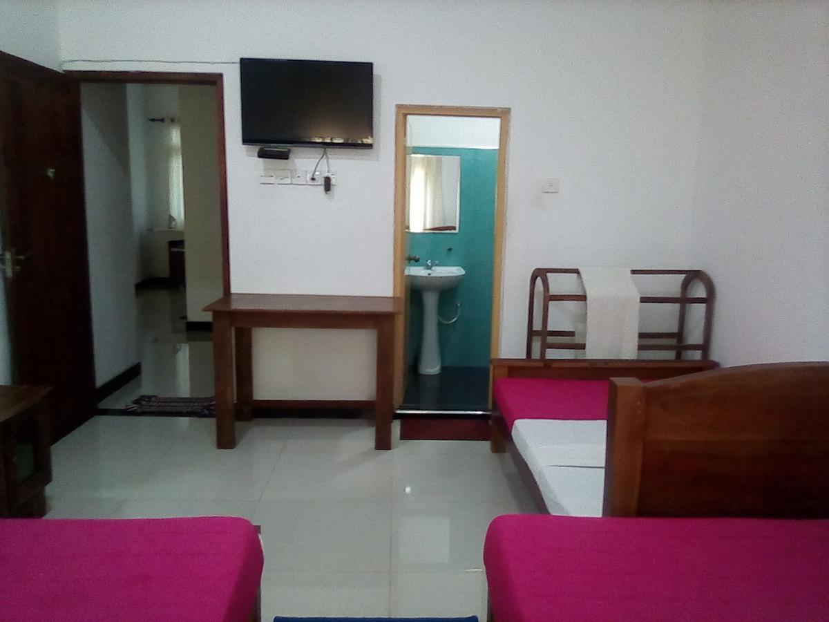 Tree House Holiday Home Kombichankulama Ngoại thất bức ảnh