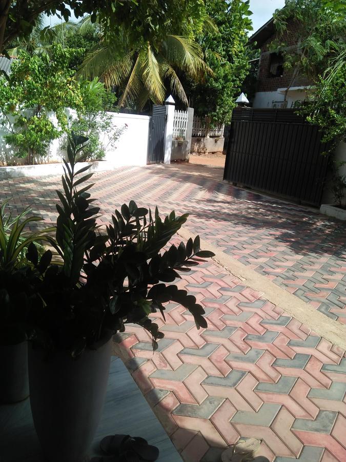 Tree House Holiday Home Kombichankulama Ngoại thất bức ảnh